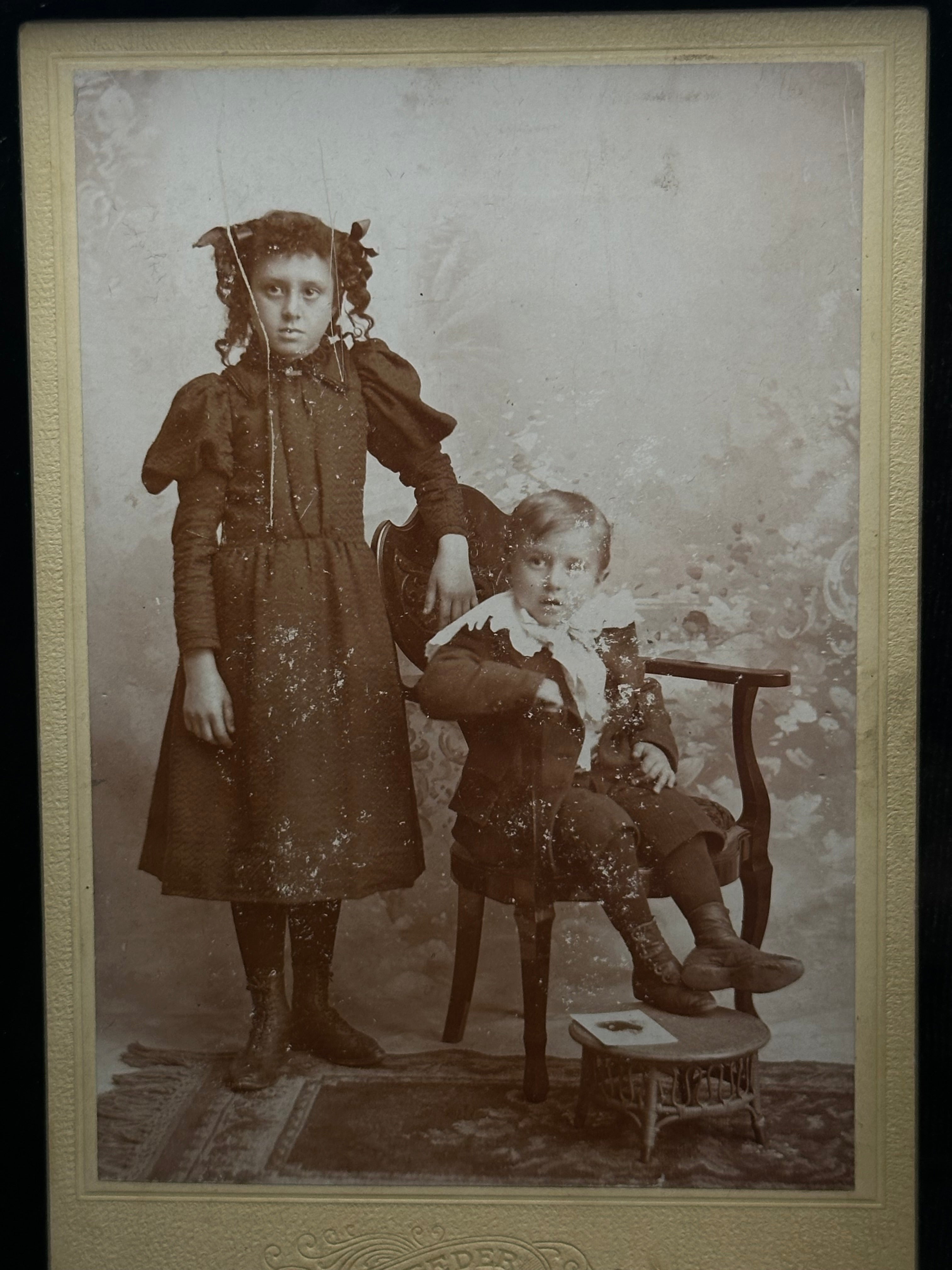 Antique Victorian cabinet card photo
